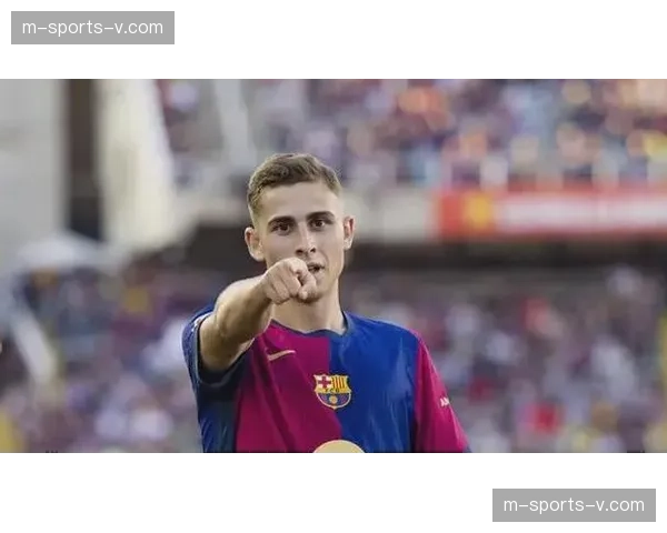 巴萨费尔明第45分钟打破僵局，单刀冷静推射展现射手本色